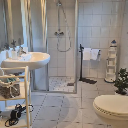 Mit Wintergarten Und Garten Am Deich By Interhome * Fedderwardersiel
