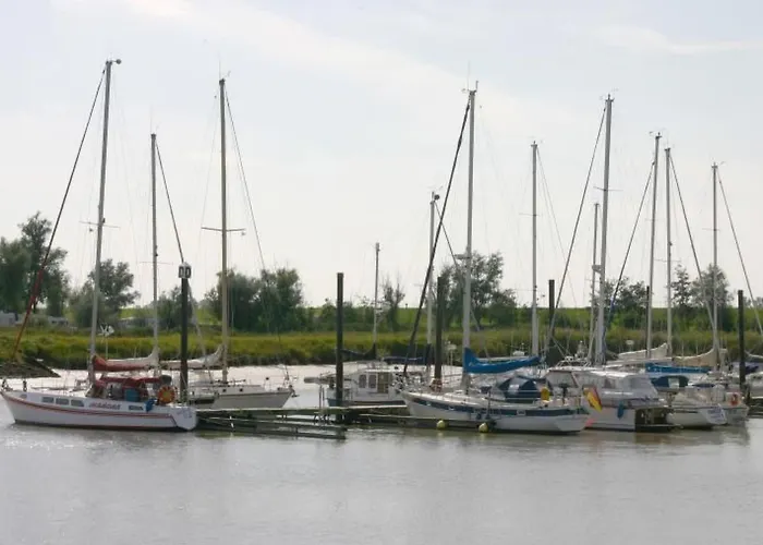 度假居 Mit Wintergarten Und Garten Am Deich By Interhome *